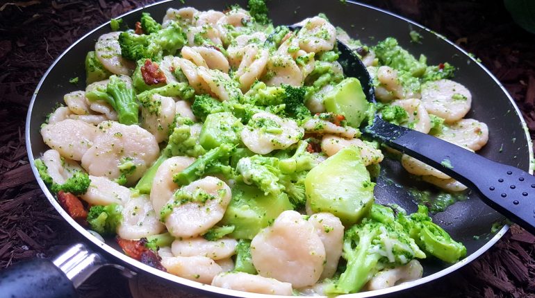 Le orecchiette con i broccoli: l'ortaggio buono con il nome sbagliato